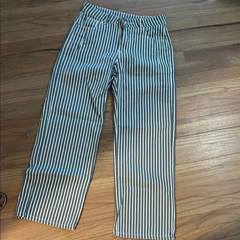 Striped Wide-Leg Pants - Picture 1 of 3